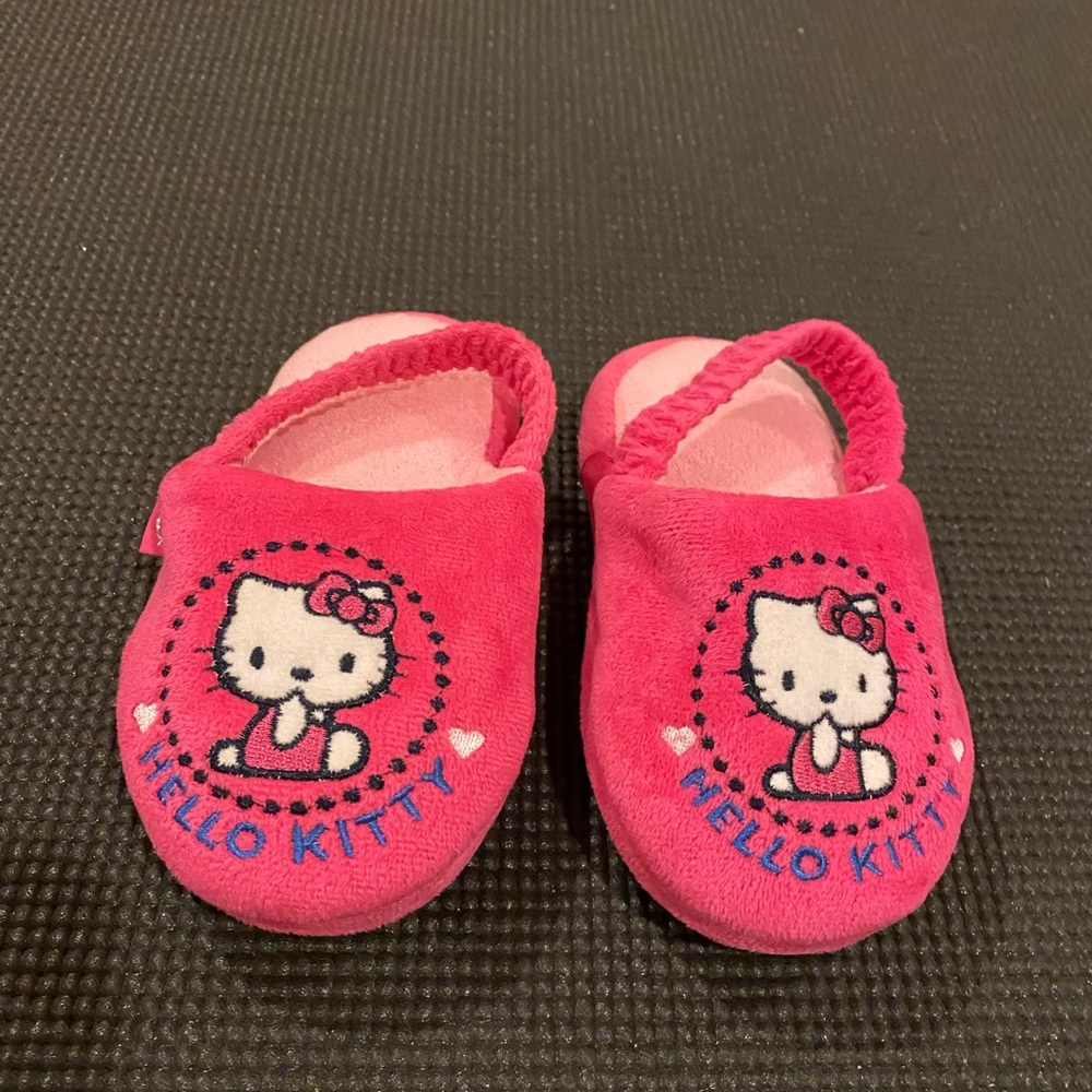 Hello Kitty slippers for kids
